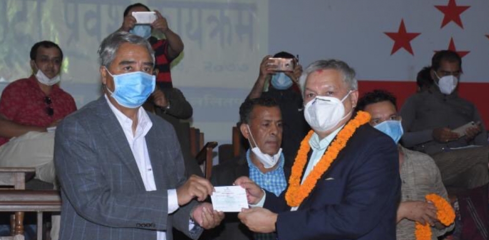 राप्रपा परित्याग गरेका पूर्वमन्त्री सुनीलबहादुर थापा नेपाली काँग्रेसमा प्रवेश