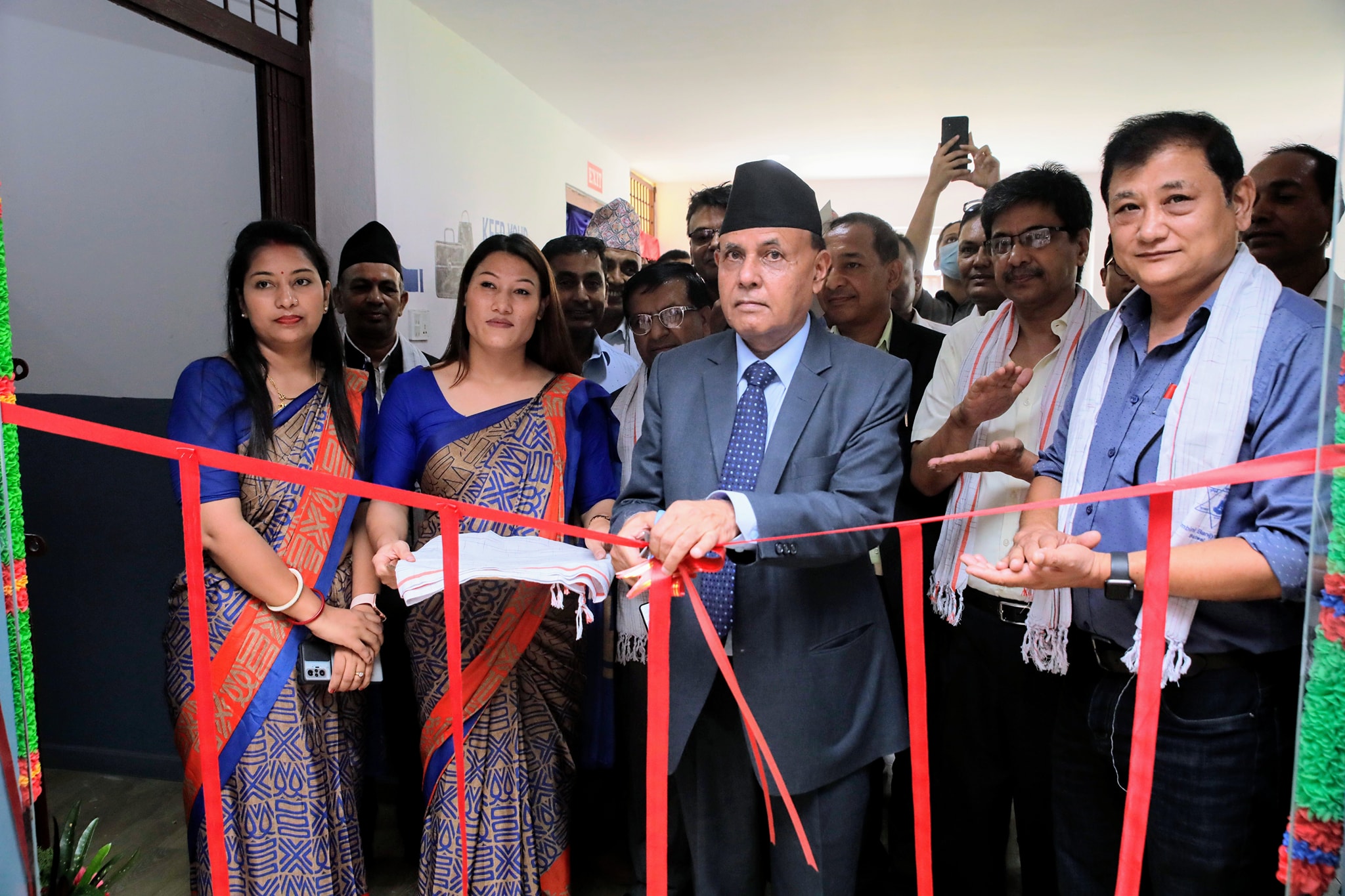 बुटवलको लुम्बिनी वाणिज्य क्यामपसमा डिजिटल लाईब्रेरी र एचआर ल्याव उद्घाटन