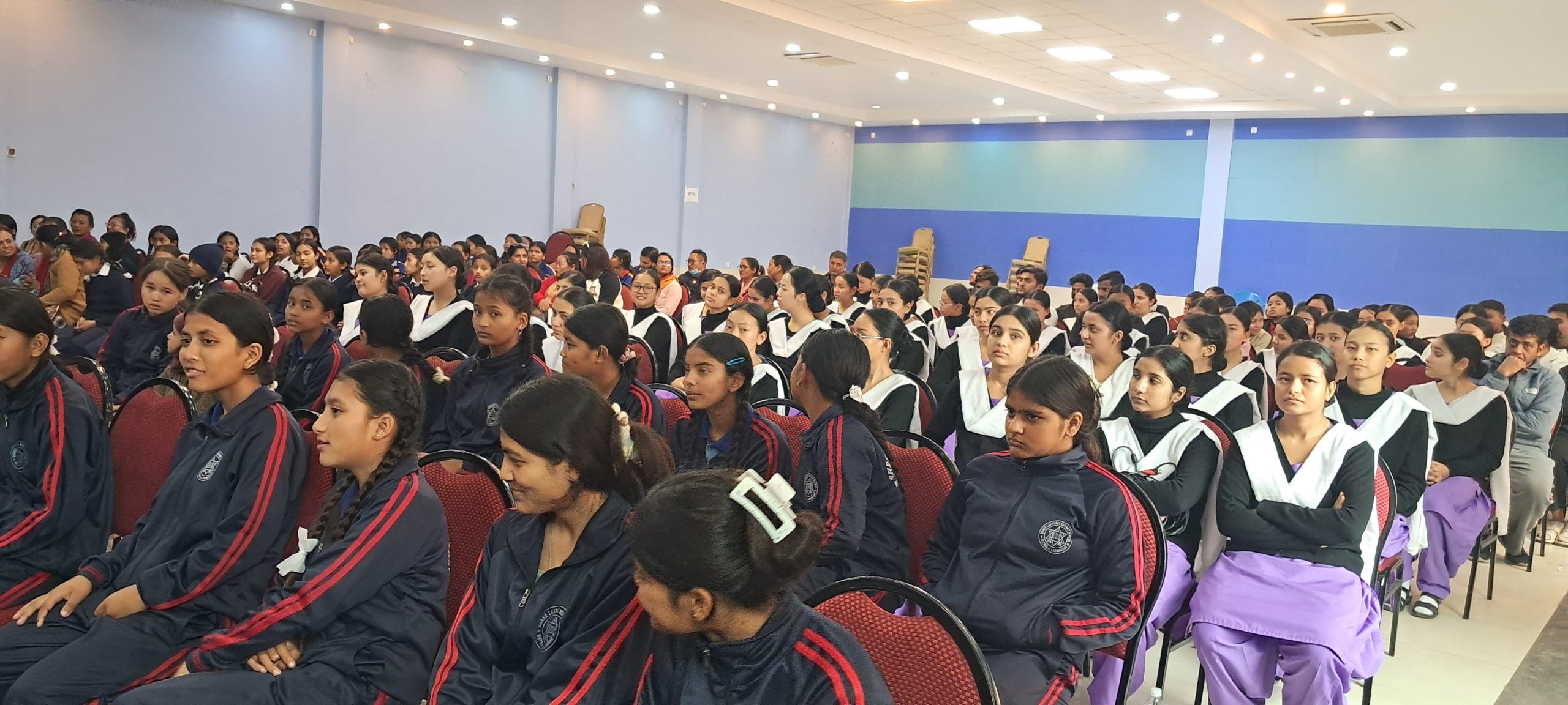 क्यान्सर विरुद्धको खोपका बारेमा किशाेरीहरुलाई अभिमुखिकरण