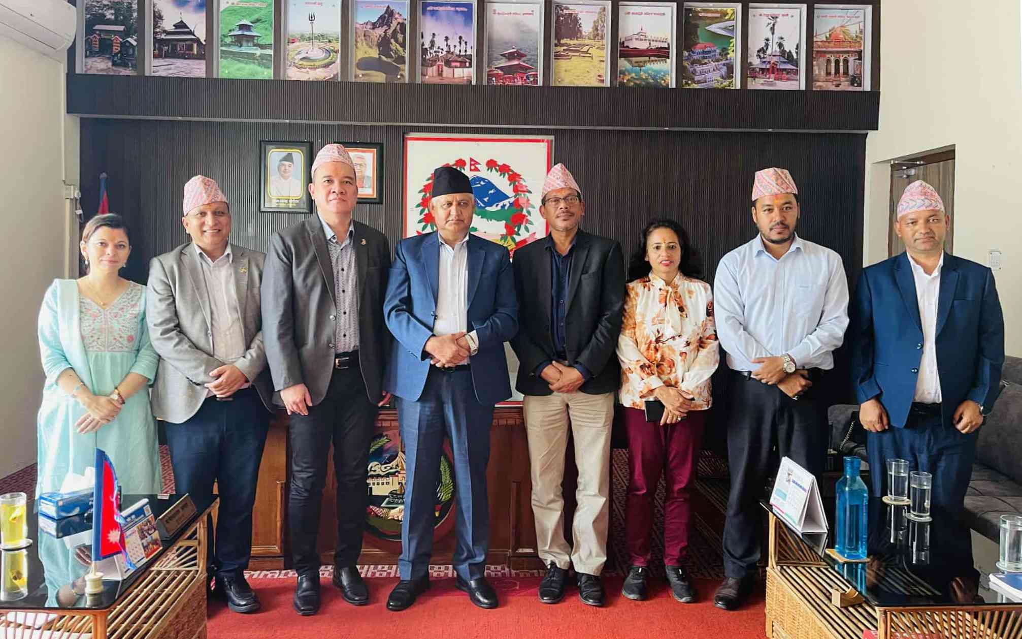 मुख्यमन्त्री आचार्य र युएनडीपी टोलीबीच भेटवार्ता