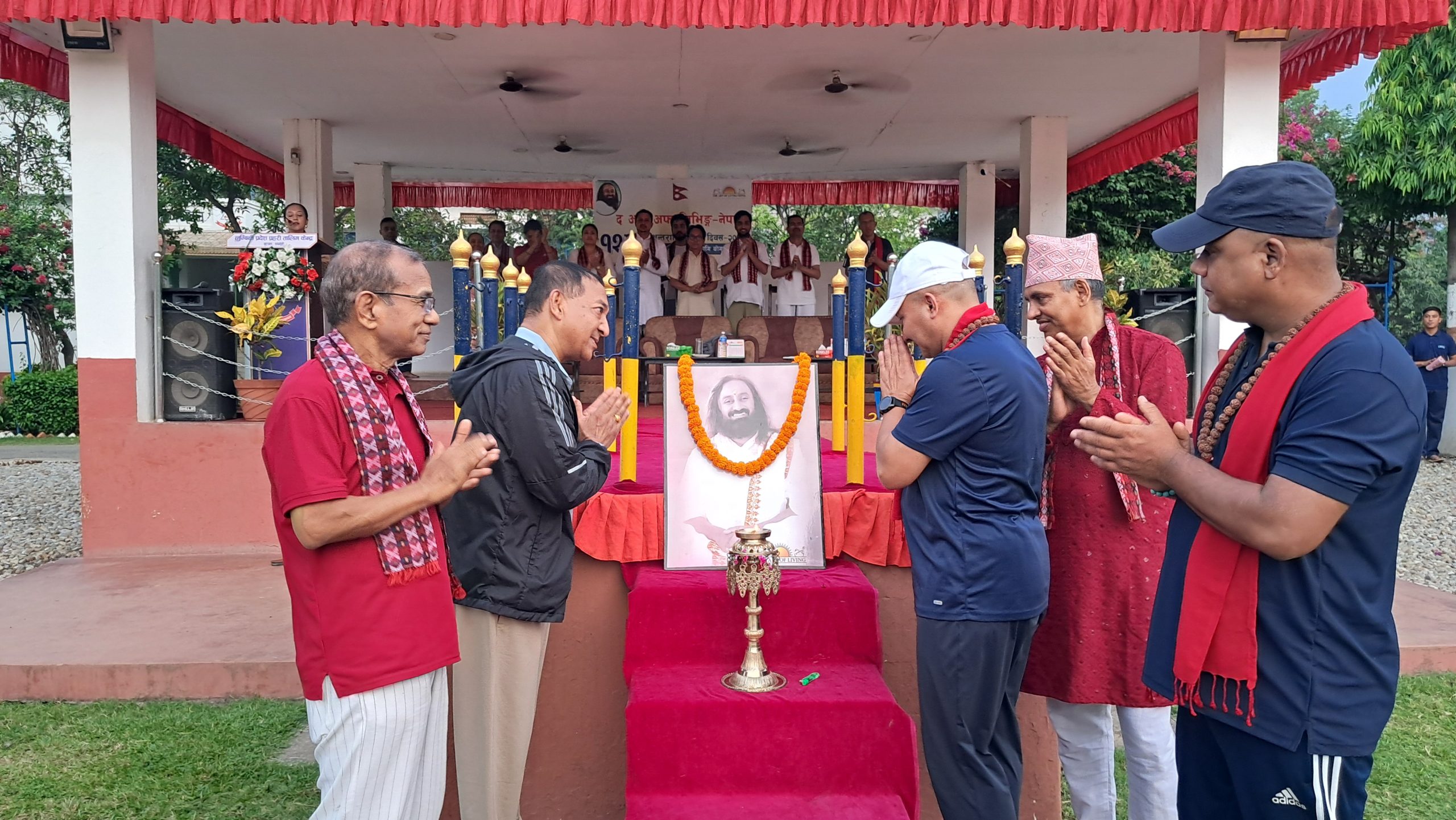 अन्तर्राष्ट्रिय योग दिवस : लुम्बिनी प्रदेश प्रहरी तालिम केन्द्रमा आर्ट अफ लिभिङद्वारा याेग प्रशिक्षण